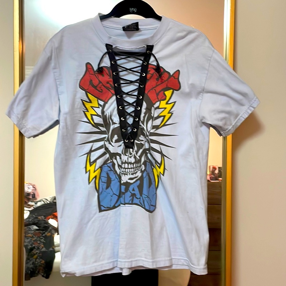 Grateful Dead custom concert tee. Size women’s medium. Very cute.